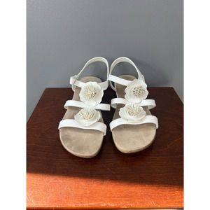 Easy Spirit White and Tan Floral leather strappy sandals